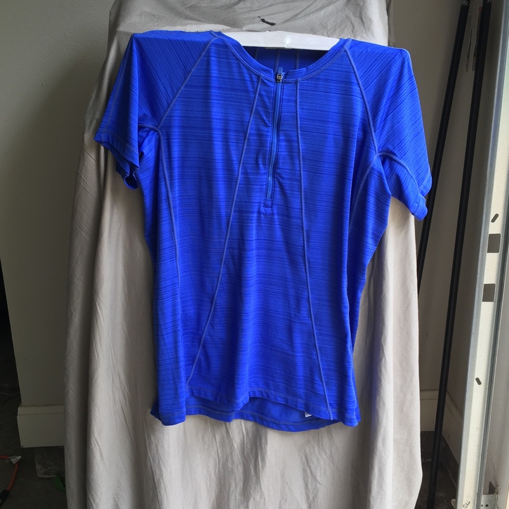 Athleta Workout Shirt